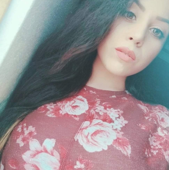 Meet your Posher, Jessica - Picture 1 of 7